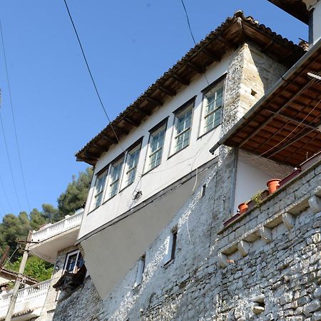 Guest House Taunus Berat Exterior photo