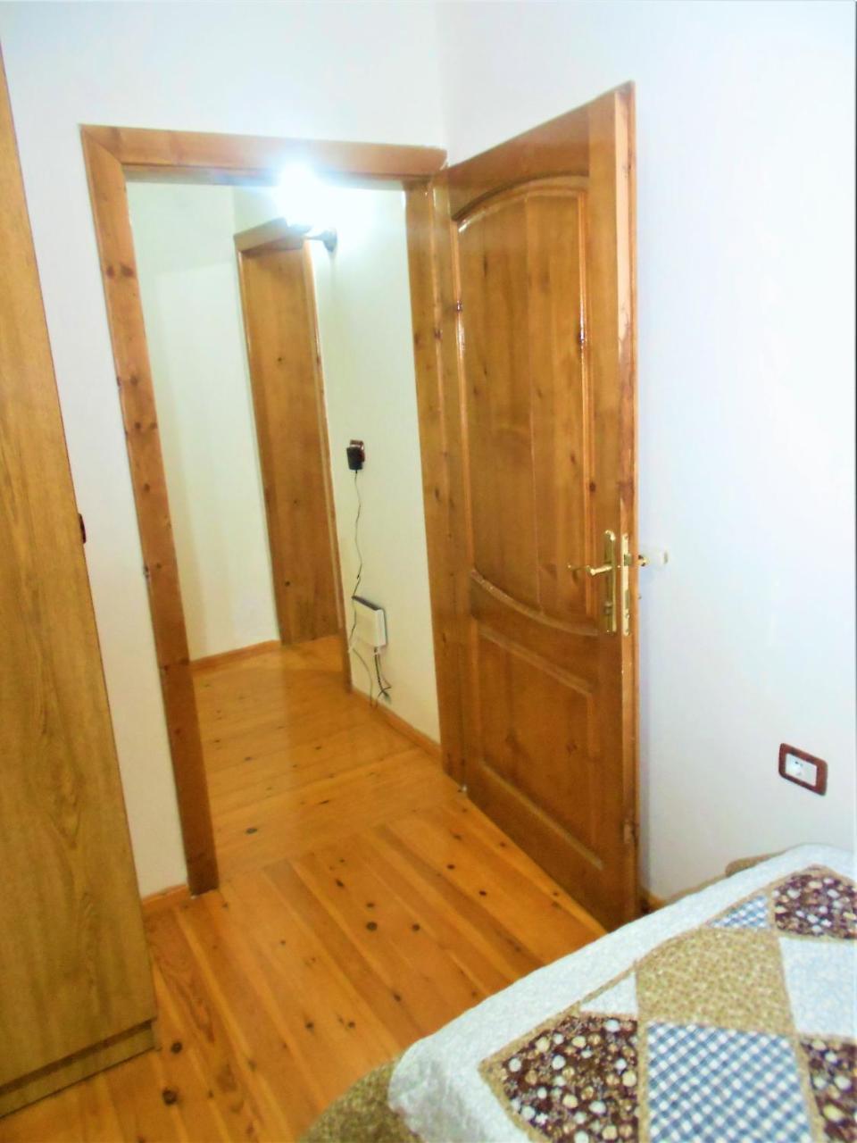 Guest House Taunus Berat Exterior photo
