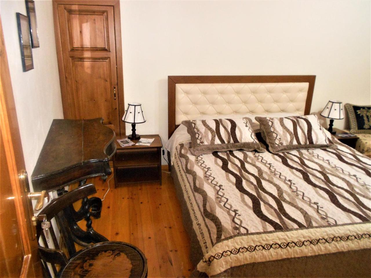 Guest House Taunus Berat Exterior photo