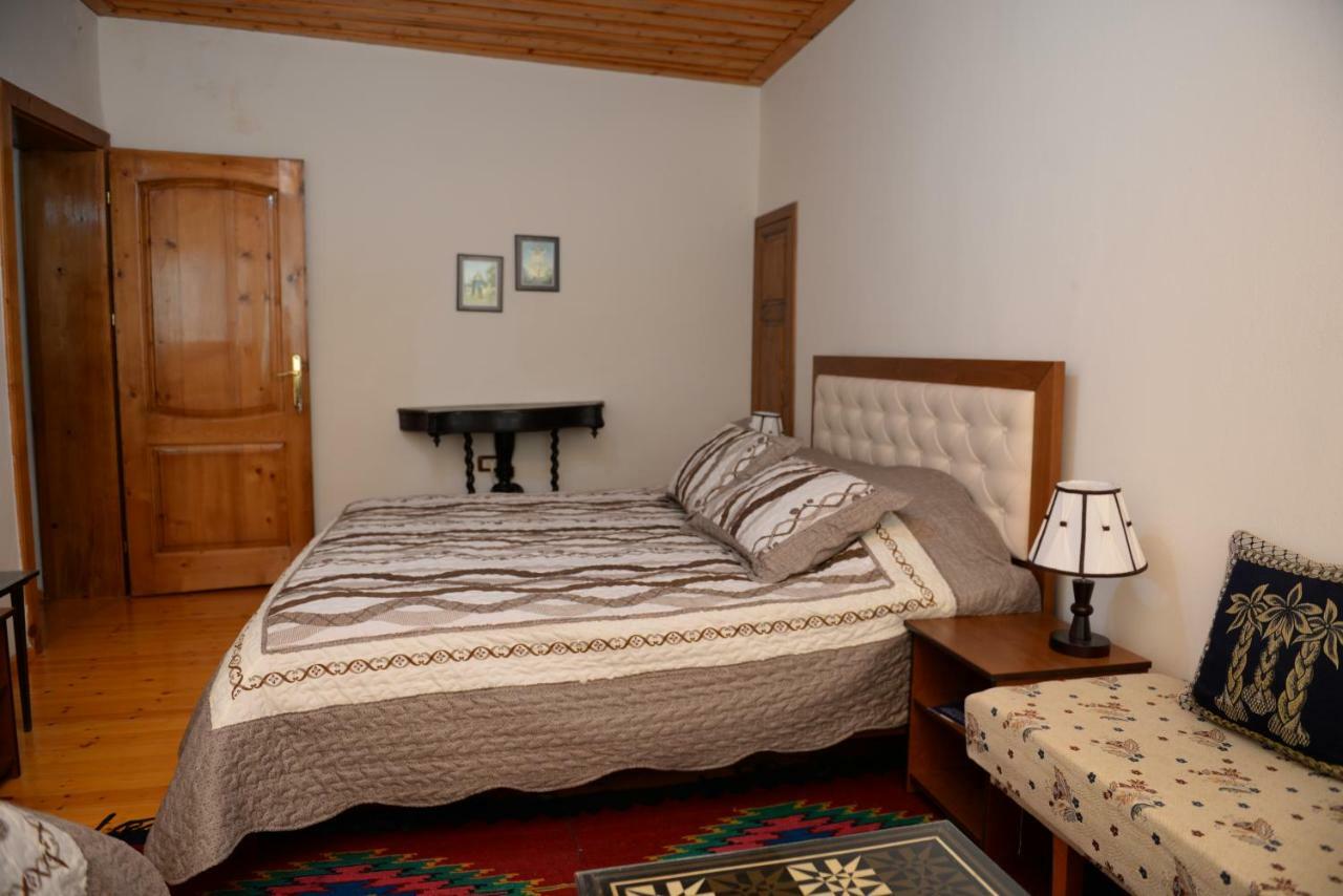 Guest House Taunus Berat Exterior photo