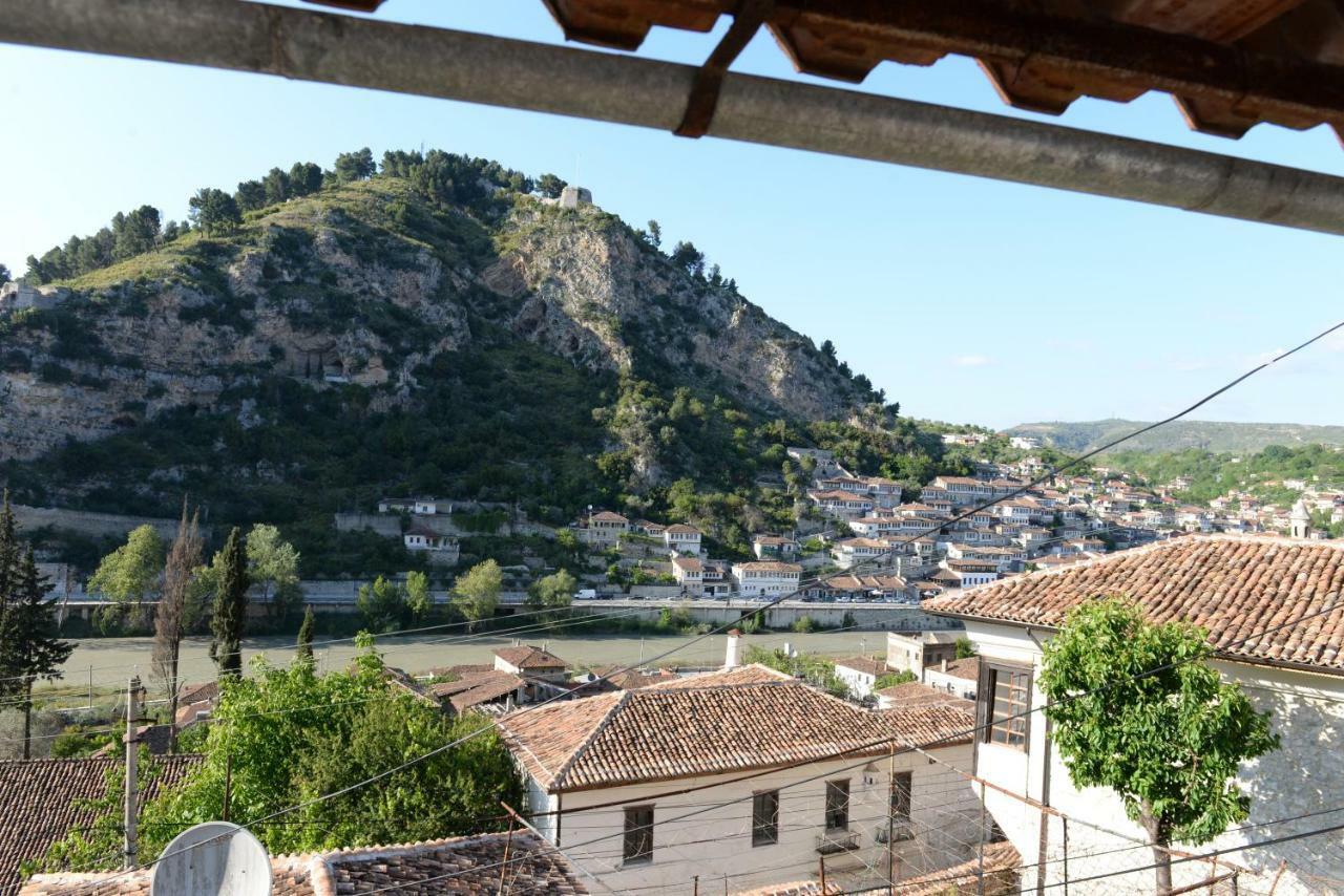 Guest House Taunus Berat Exterior photo