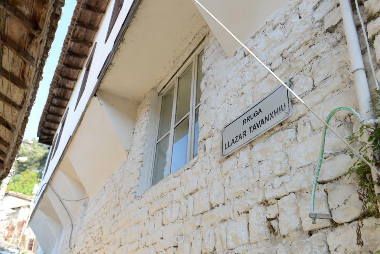 Guest House Taunus Berat Exterior photo